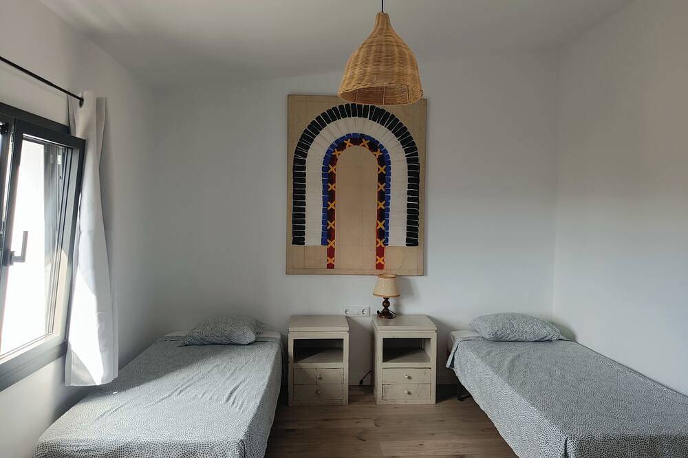 Ático Relax: Vistas al Mar y Montaña, Enorme Terraza y Garaje Bicis. Fibra 1 Gb in Palau Sabardera, Alt Empordà