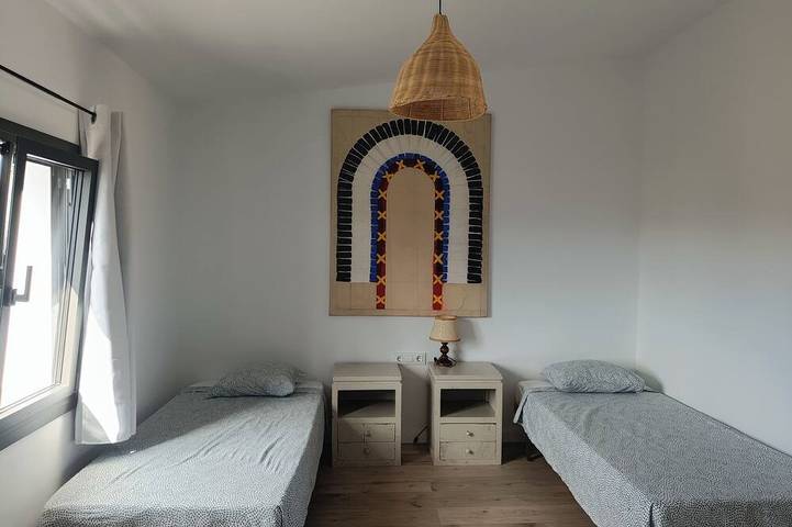 Penthouse Relax: Meerblick, 80m² Terrasse, 1 Gbps Glasfaser & Fahrradgarage in Palau-saverdera, Oberampurien