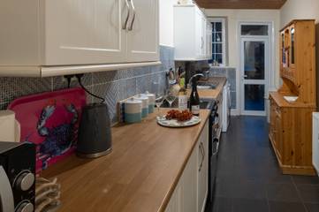 Log Cabin for 10 People in Tenby, Pembrokeshire, Photo 4