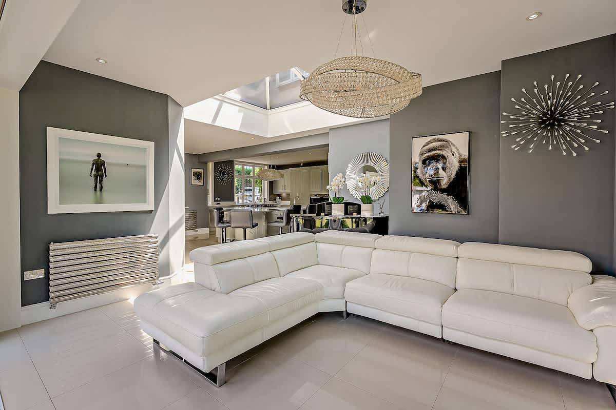 Perfect Booking | Luxury Home With Pool & Gym in Greensands Ridge, Kent