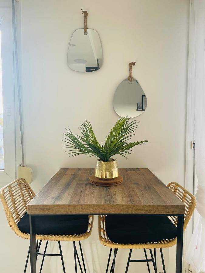 Gîte pour 2 personnes, avec balcon et vue dans Cinema Cameo Commanderie Nancy - 3