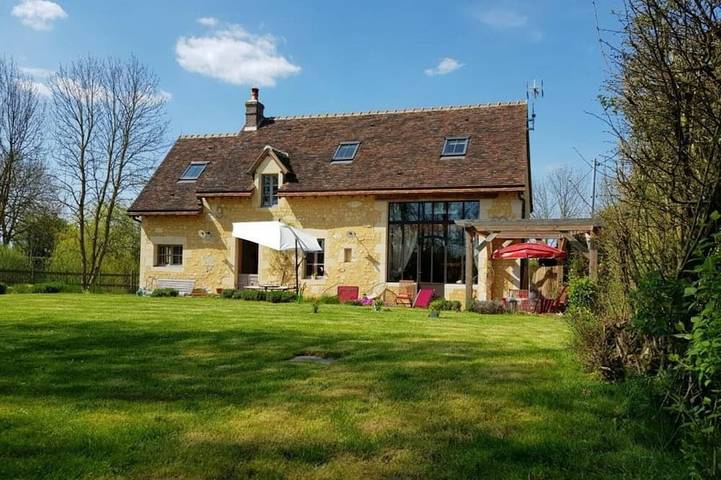 Gîte pour 8 personnes, avec jardin et terrasse à Le Pin-la-Garenne