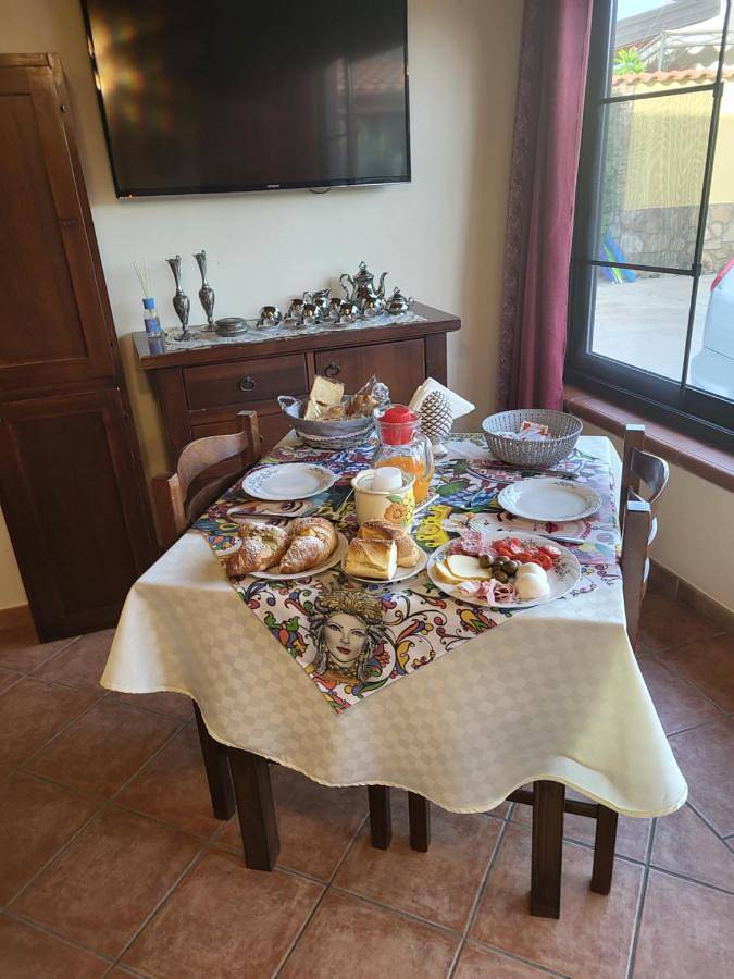 Villa enza in Cinisi, Provincia di Palermo