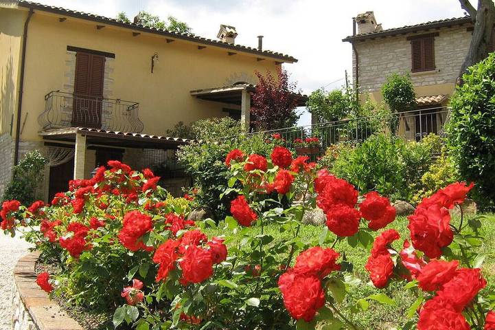 Apartamento de vacaciones para 4 personas, con piscina además de balcón y jardín - 1