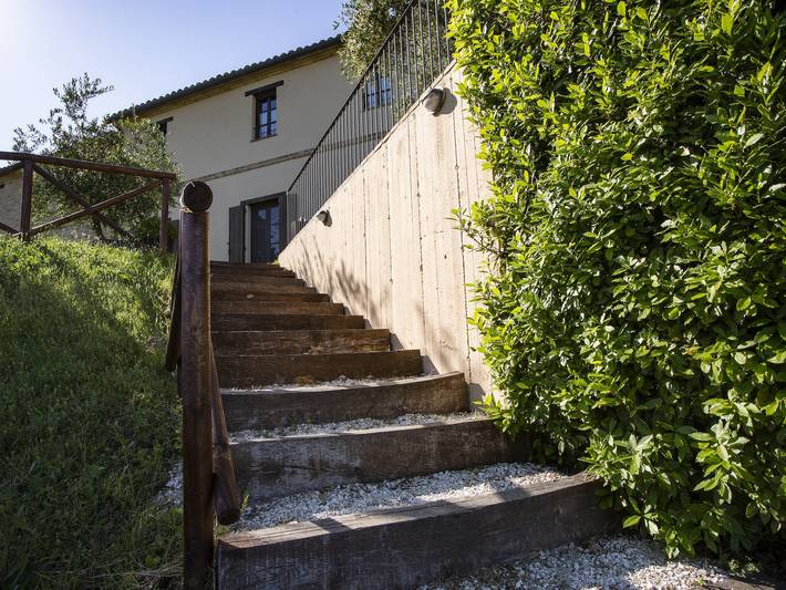 Agriturismo per 4 persone, con Giardino e Piscina in Provincia di Ancona