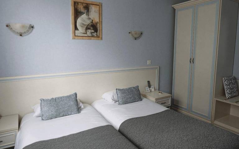 Hôtel pour 4 personnes, avec terrasse à Confolens - 3