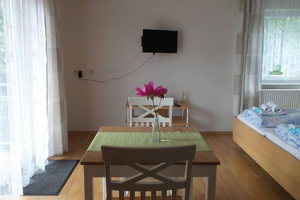 Apartment/apartment, shower, Wc, balcony - Gästehaus Reither in Schweigen-Rechtenbach, Südliche Weinstraße