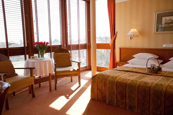 Hotel dla 4 osób, z Taras i Ogród oraz Sauna i Widok w Orłowo