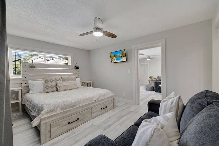 Vacation rental for 4 people, with pool and terrace in Indian Rocks Beach