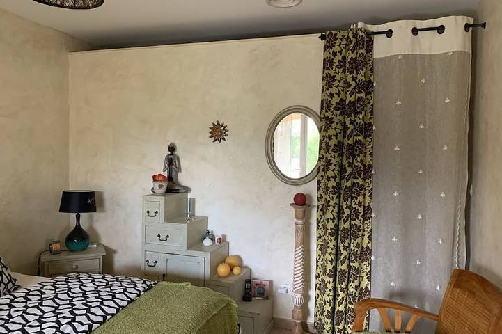 Location de vacances pour 6 personnes, avec terrasse et jardin à Velleron - 2