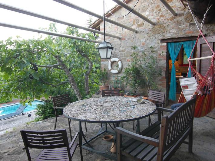 Appartement de vacances pour 3 personnes, avec terrasse ainsi que jardin et piscine, animaux acceptés - 1
