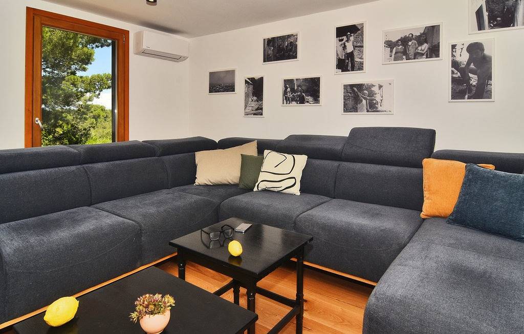 Vela Baraka by Villas Guide in Dragove, Dugi Otok