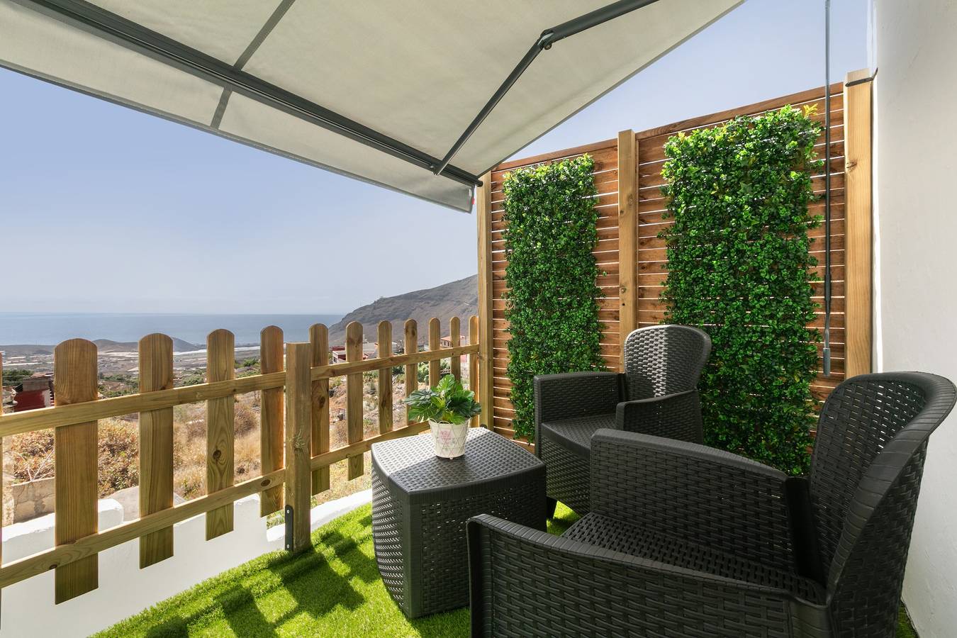 Appartement entier, Vacances 'El Hogar De Ireneo A' avec vue sur la mer, terrasse privée et Wi-Fi in El Riego, Güímar