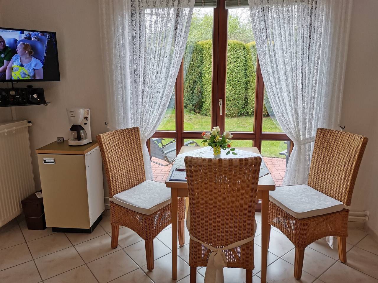 Ganze Wohnung, Ferienwohnung Evi Opp - Evita" mit privater Terrasse, privatem Garten und Wlan in Brodersdorf, Kieler Bucht
