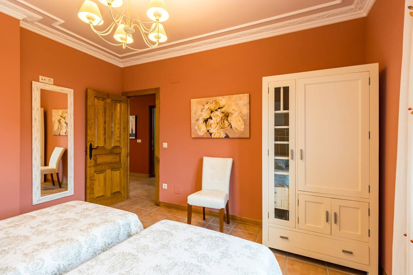 Apartamento entero, Apartamento 'Antonio Apto4' con vistas al mar, terraza privada y Wi-Fi in Santillana del Mar, Costa de Cantabria