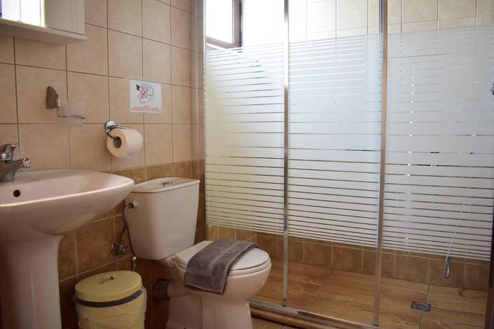 Gîte pour 2 personnes, avec vue et jardin dans Soúgia - 3