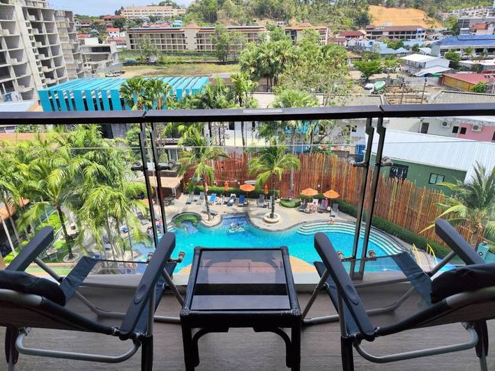 Appartement de vacances pour 2 personnes, avec vue et piscine ainsi que bassin pour enfant et jardin