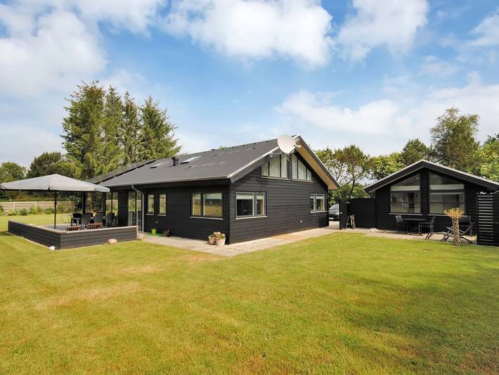 Ferienhaus für 8 Personen, mit Pool und Terrasse sowie Sauna - 1