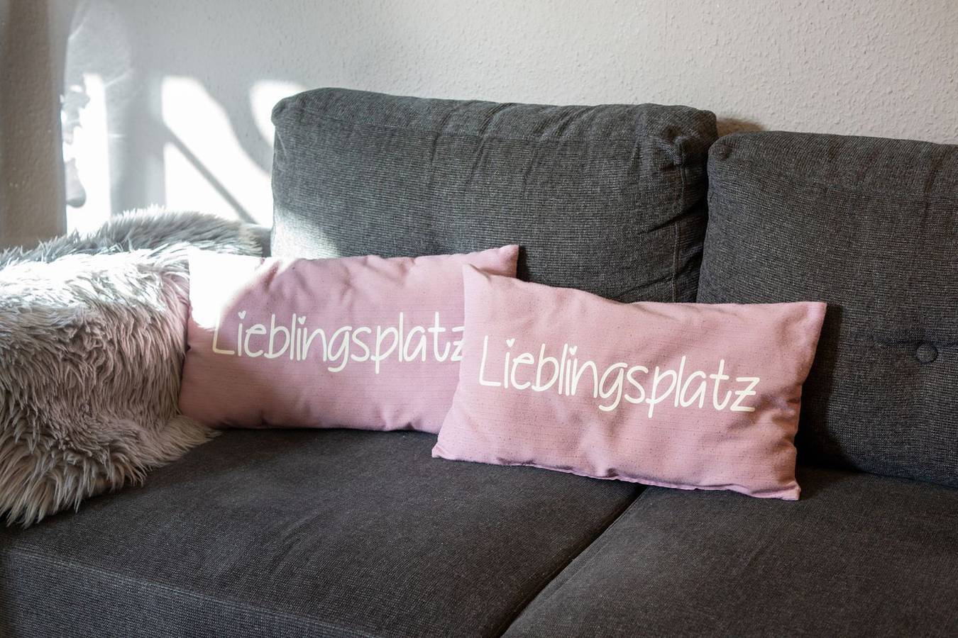 Ganze Wohnung, Komfortable Ferienwohnung mit Balkon und Terrasse in Norddeich. in Strand Norddeich, Norddeich