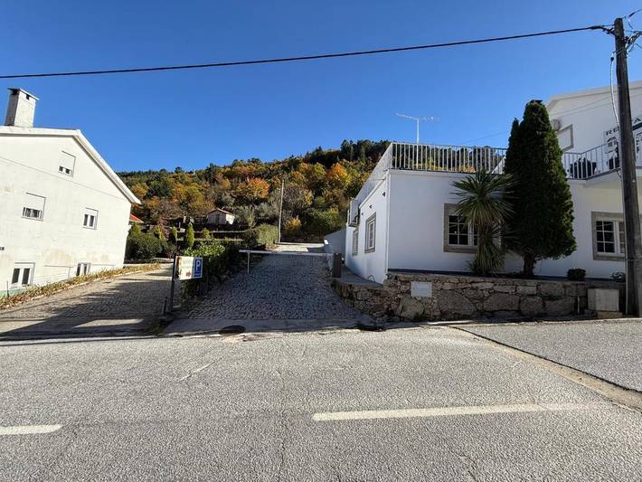 Location de vacances pour 2 personnes, avec piscine ainsi que jardin et jacuzzi à Manteigas - 4