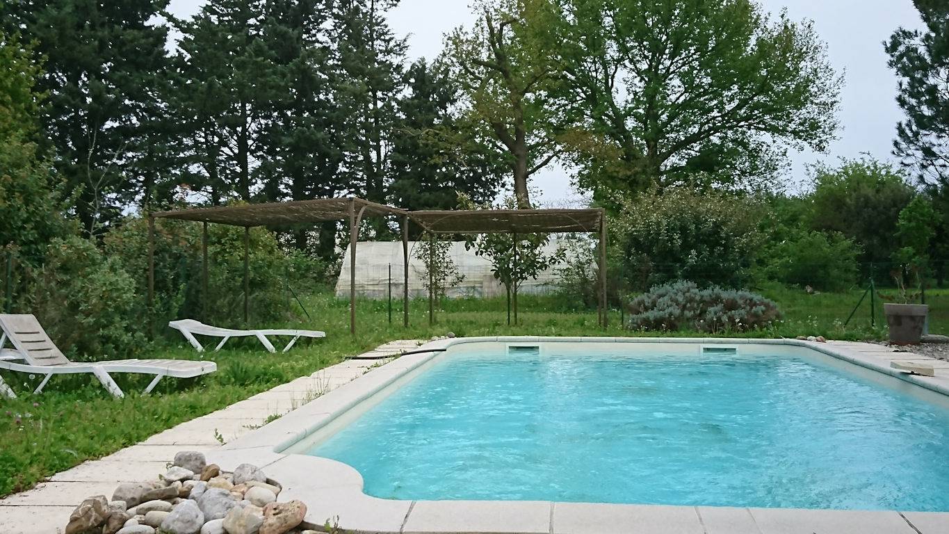 Chambres d'hôtes Les Seignerolles - Chambre Lilas in Pernes-les-Fontaines, Vaucluse