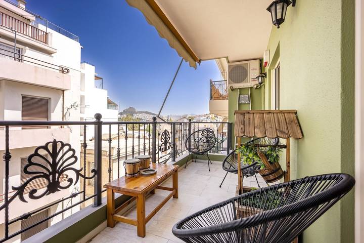 Apartamento entero, Apartamento de vacaciones para 9 personas con terraza in Sección central de Atenas, Atenas