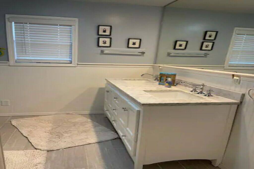 Salt Creek Cabin at Lake Tenkiller in Lake Tenkiller