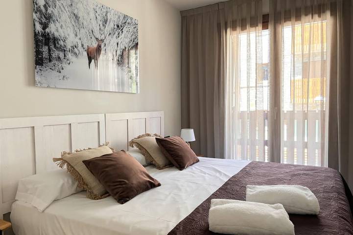 Appartement entier, Villa Aneto - Modern comfort in the heart of Benasque in Cerler, Benasque
