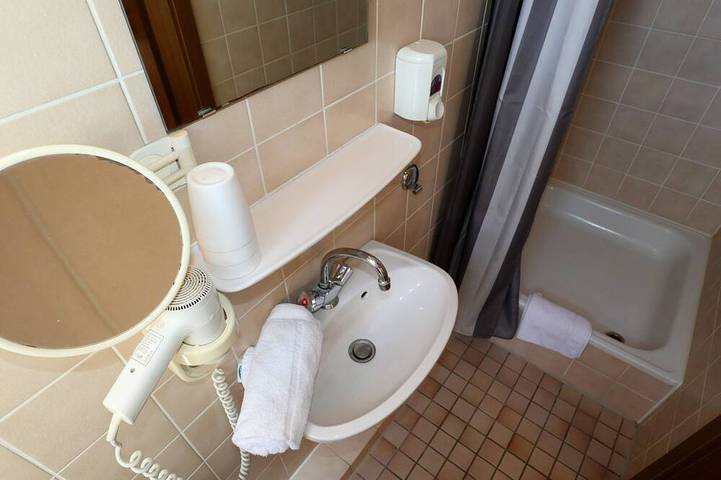 Doppelzimmer, Kat A, Nichtraucher, Wc und Dusche - Hotel Werneths Landgasthof in Europa-Park, Rheinhausen