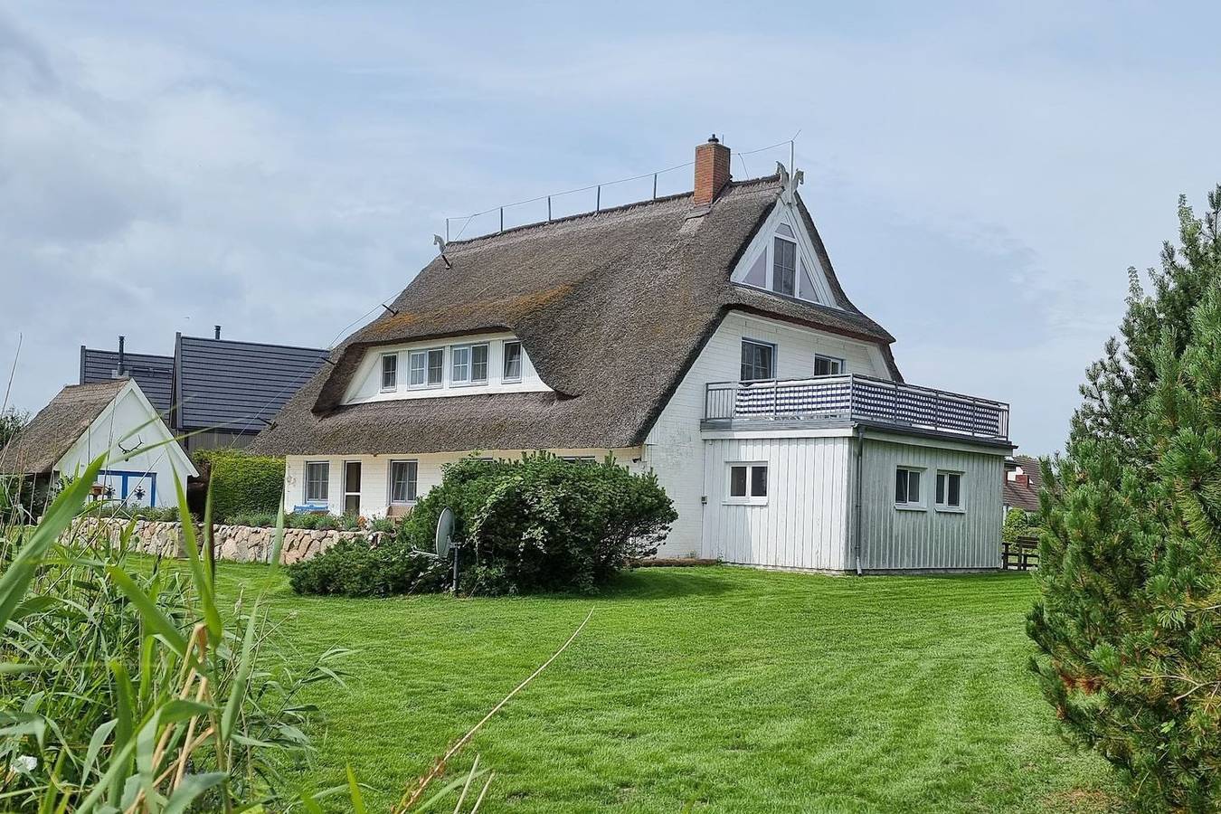 Ganze Wohnung, Fewo Boddenland 3 ,Dachwohnung ,Wassergrundstück und direktem Blick auf Bodden in Born a. Darß, Born am Darß