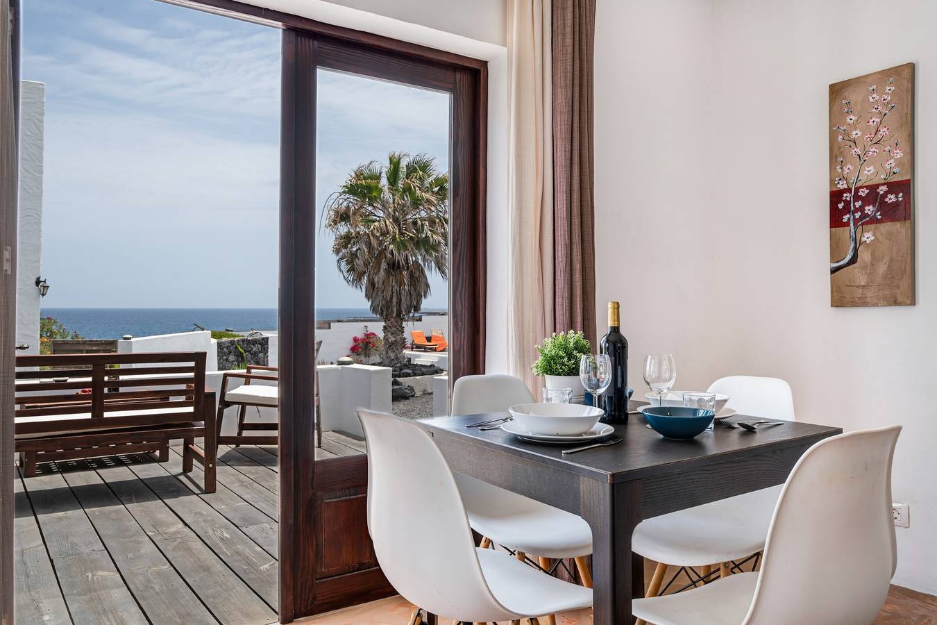 Appartement entier, Appartement de vacances « Playa Marina Eco Bungalow Arrieta » avec vue sur mer, terrasse privée et Wi-Fi in Haría, Lanzarote