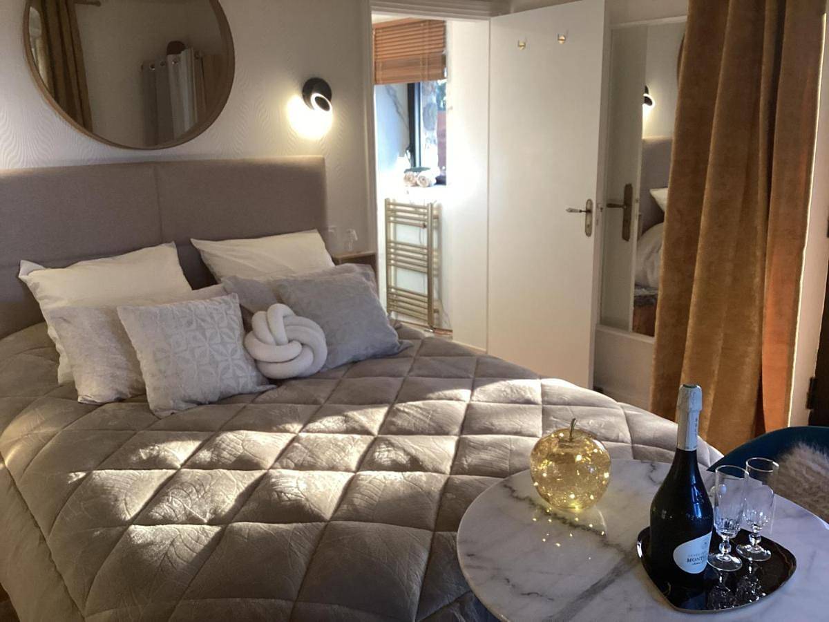 Double Room with Garden View in Plouigneau, Ceinture Dorée