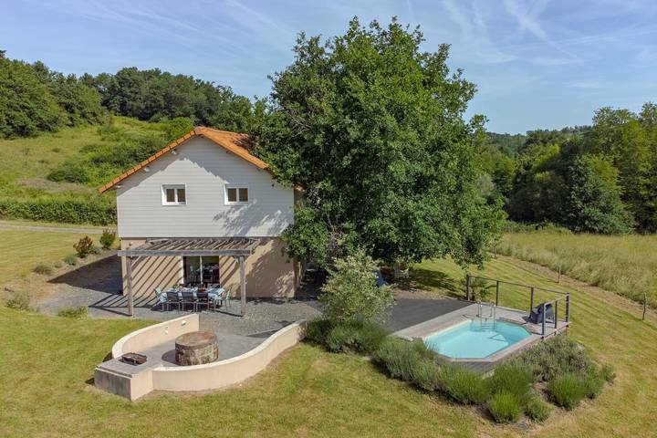 Gîte pour 10 personnes, avec piscine, animaux acceptés