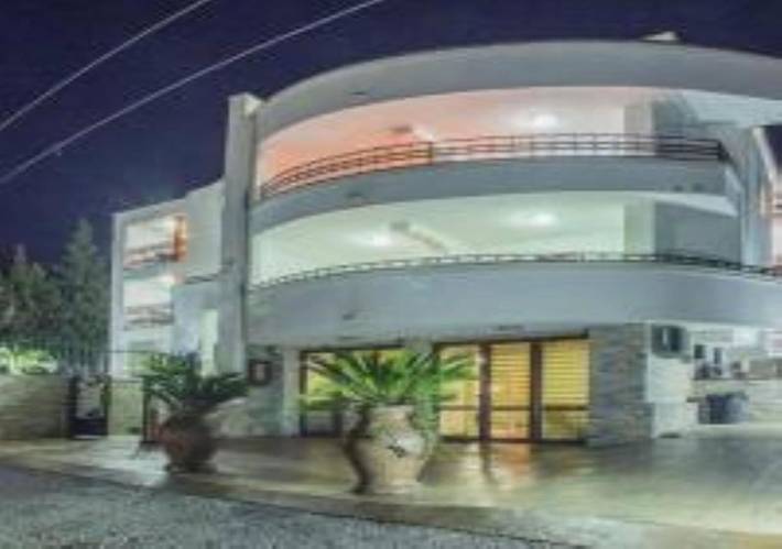 Appart’hôtel pour 8 personnes, avec piscine et vue ainsi que terrasse et sauna