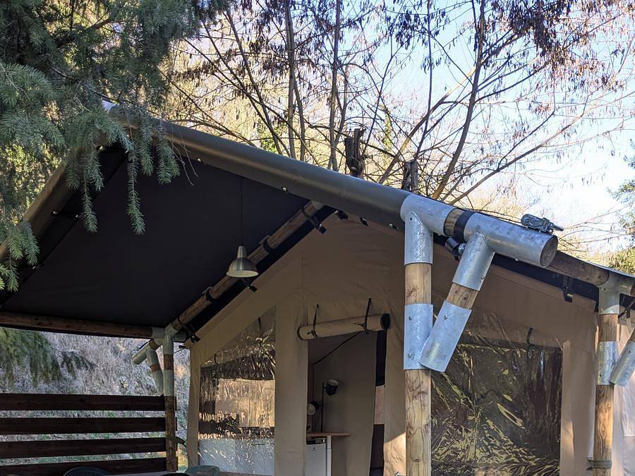 Camping Les Berges du Doux - Bungalow toilé 4 personnes - Tente Safari in Colombier-le-Vieux, Région de Tournon-sur-Rhône