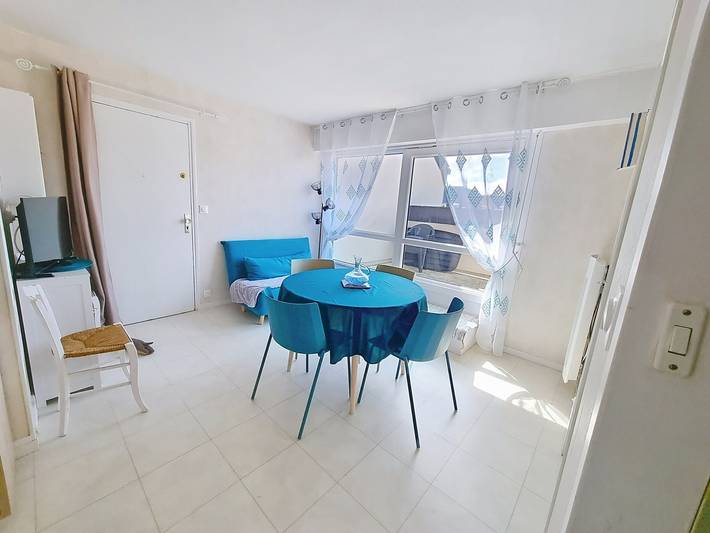 Gîte pour 4 personnes, avec Balcon et Terrasse dans Centre Equestre (Courseulles-sur-Mer)