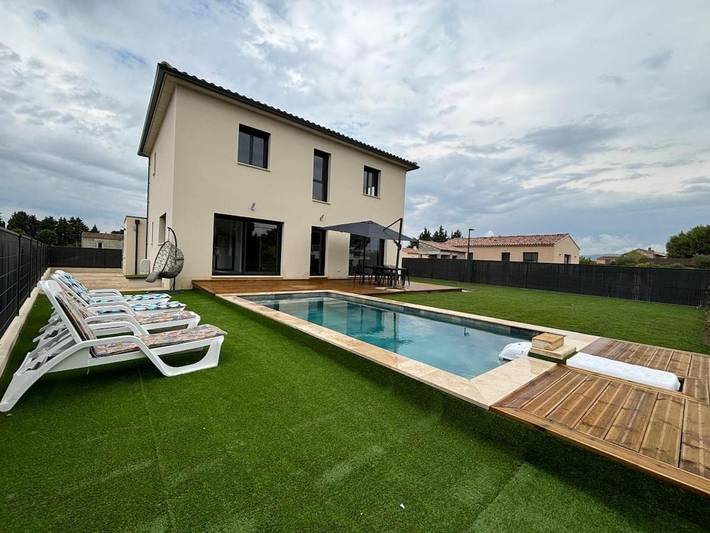 Apartamento de vacaciones para 12 personas, con vistas además de jardín y piscina, Se admiten mascotas - 1