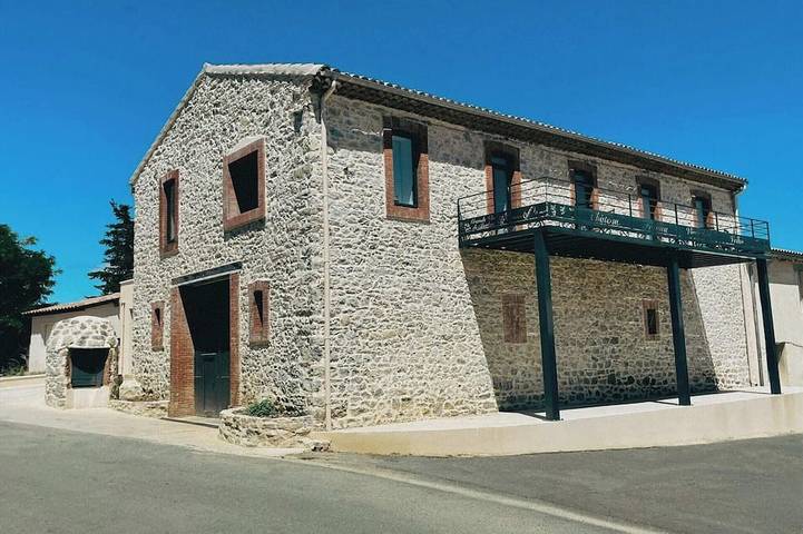 Location de vacances pour 8 personnes à Berlou