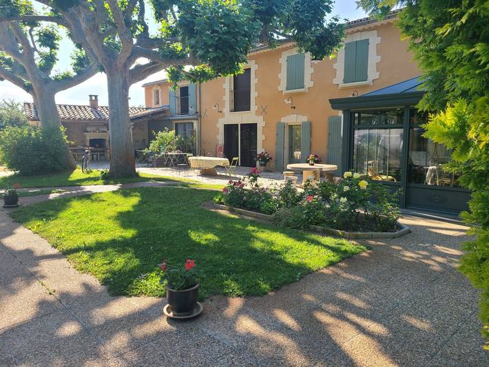 Gîte pour 4 personnes, avec jardin ainsi que piscine et terrasse à Le Thor - 2