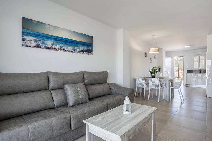 Entire apartment, Apartment 'Apartamento Poniente' with Sea View, Wi-Fi and Air Conditioning in Atlanterra, Tarifa