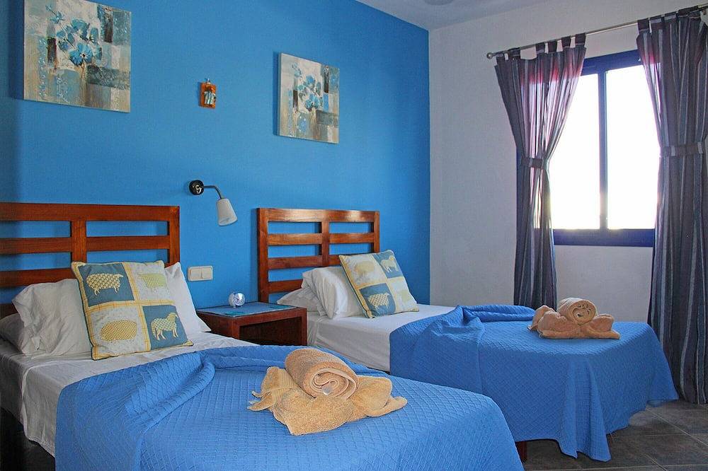 Villa With Private Heated Pool in Playa Blanca, Yaiza