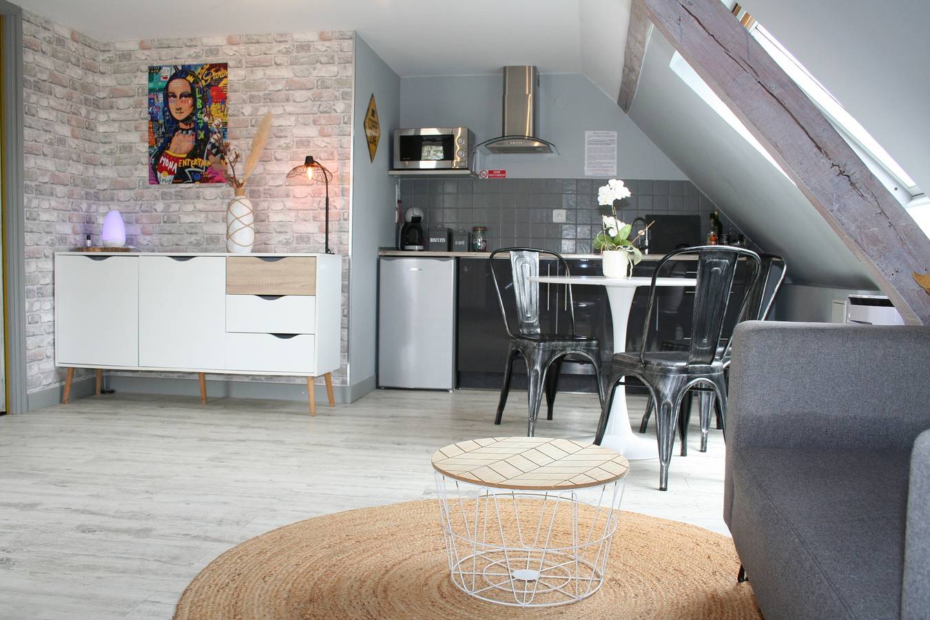 Gîte Cosy La Joconde à Isbergues – Studio 2 personnes + terrasse in Isbergues, Région de Béthune