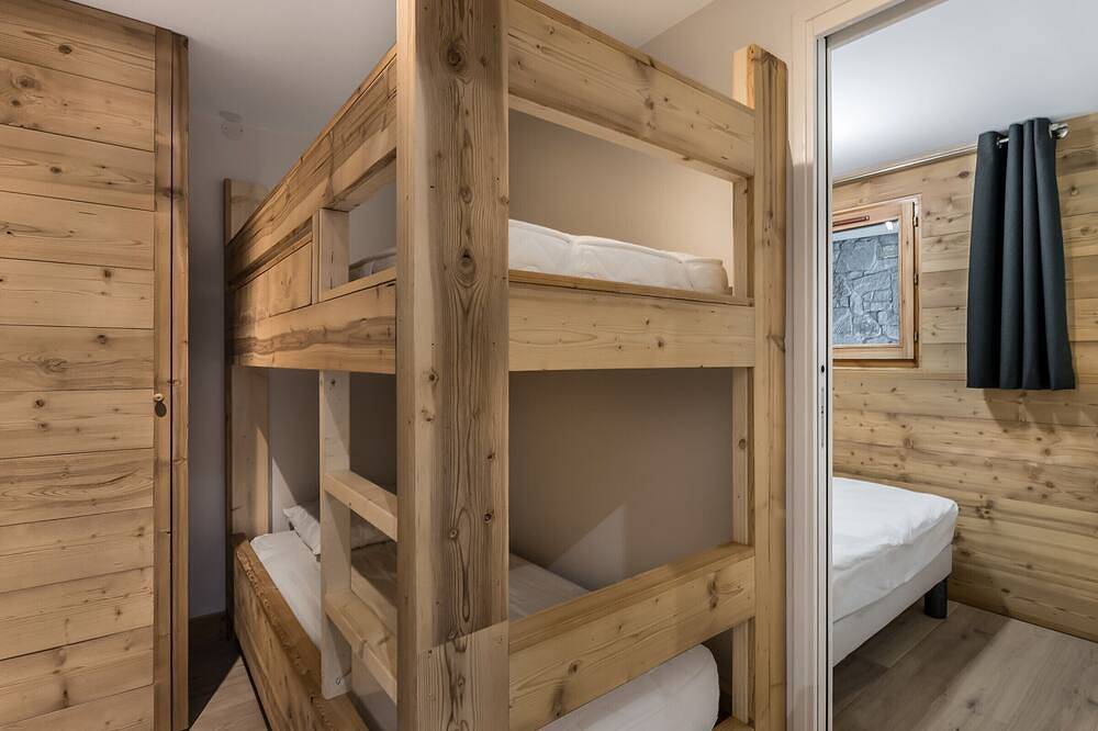 Geheel appartement, Modern apartment for 6 with terrace in Meribel Village, Courchevel