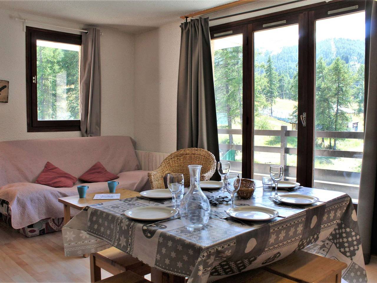 Appartement entier, Appartement 3 Pièces 6 couchages avec piscine, animaux admis à Risoul 1850 in Station de Risoul, Risoul