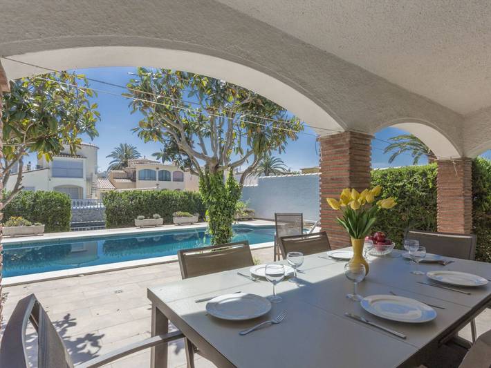 Ferienhaus für 8 Personen, mit Terrasse und Garten in Empuriabrava - 2