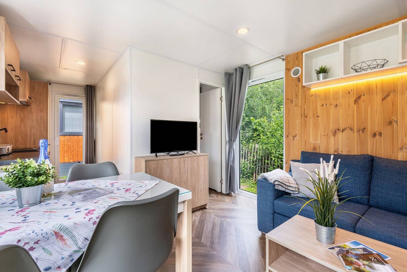 Geheel appartement, Appartement 'Holiday Home Tiny Haus Sunside' met Gedeeld Terras, Privétuin en Wi-Fi in Riedenburg, Altmühltal