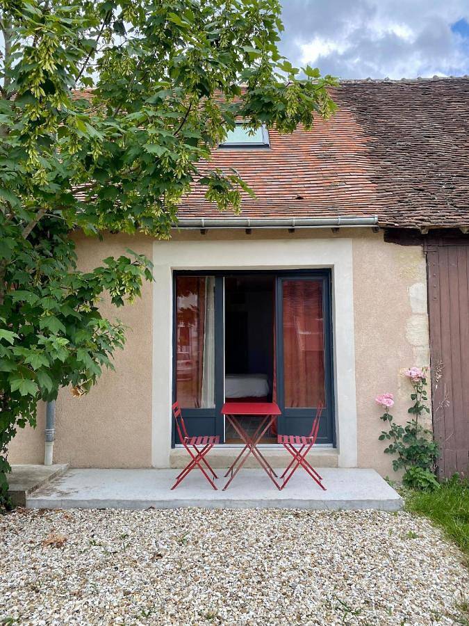 Location de vacances pour 2 personnes, avec piscine et jardin ainsi que terrasse et jacuzzi à Prissac - 4