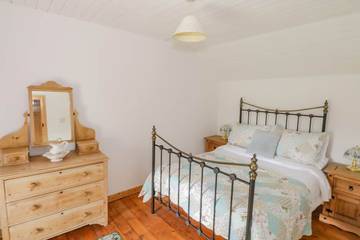 Log Cabin for 6 People in Glenties, County Donegal, Photo 4