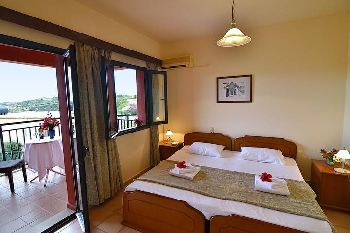 Inspirada Villa Christina I con piscina privada y jardín in Region Heraklion