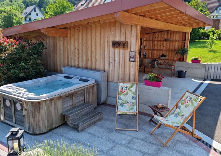 Gîte pour 2 personnes, avec jacuzzi ainsi que jardin et balcon à Mollkirch